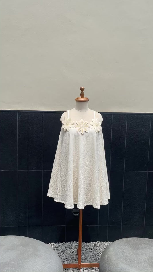 Aaj phool lag rahi hoon